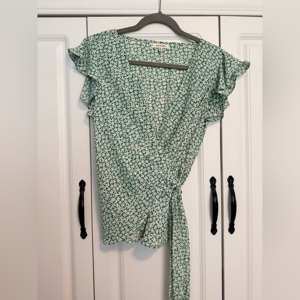 Max Studio Green Floral Ruffle Sleeve Blouse